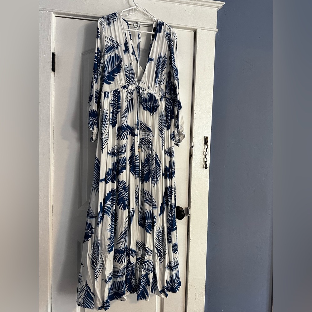 Aakaa Whitney Lone Sleeve Maxi Dress - blue leaf print